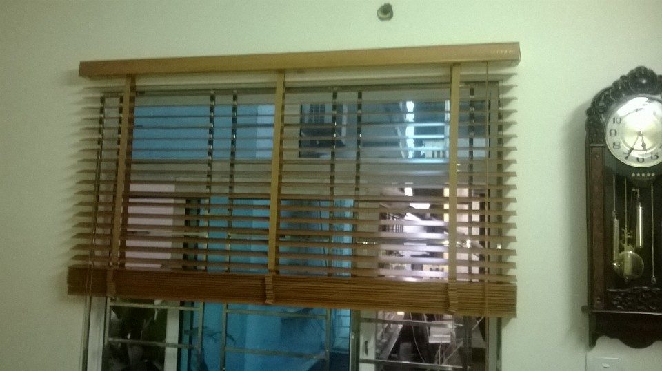 Mẫu rèm gỗ đẹp thuyết phục anh Đức ở đặc điểm là có thể vệ sinh dễ dàng